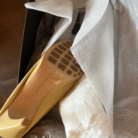Bottega Veneta women’s size 39 never worn new in box with dust bag - Picture 11 of 11